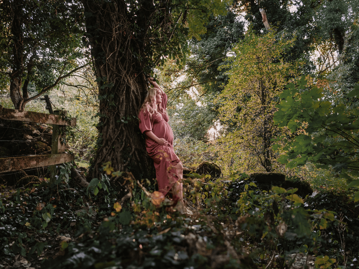 Maternity shoot outdoors